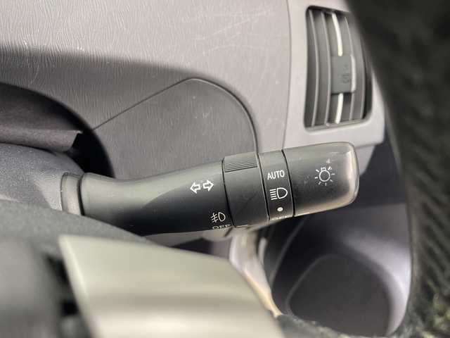 トヨタ プリウス G 大分県 2015(平27)年 4.2万km スーパーホワイトⅡ アルパインナビ/パワーシート/サンルーフ/バックカメラ/ステリングスイッチ/フルセグＴＶ(ＤＶＤ／ＢＴ／ＣＤ)/ＥＴＣ/社外マフラー/前方ドラレコ/ＬＯＸＡＲＮＹ１８インチホイール/ハーフレザーシート