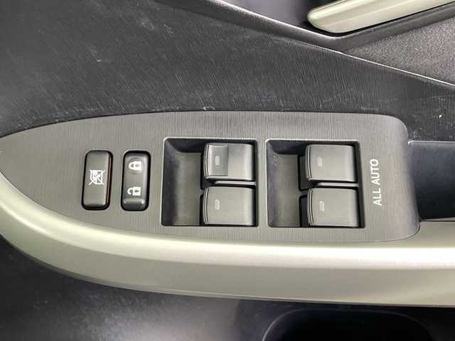 トヨタ プリウス G 大分県 2015(平27)年 4.2万km スーパーホワイトⅡ アルパインナビ/パワーシート/サンルーフ/バックカメラ/ステリングスイッチ/フルセグＴＶ(ＤＶＤ／ＢＴ／ＣＤ)/ＥＴＣ/社外マフラー/前方ドラレコ/ＬＯＸＡＲＮＹ１８インチホイール/ハーフレザーシート