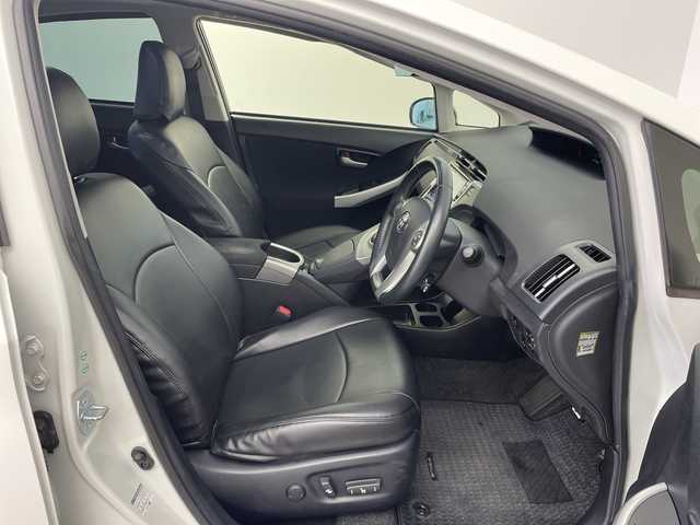 トヨタ プリウス G 大分県 2015(平27)年 4.2万km スーパーホワイトⅡ アルパインナビ/パワーシート/サンルーフ/バックカメラ/ステリングスイッチ/フルセグＴＶ(ＤＶＤ／ＢＴ／ＣＤ)/ＥＴＣ/社外マフラー/前方ドラレコ/ＬＯＸＡＲＮＹ１８インチホイール/ハーフレザーシート