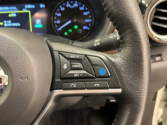 日産 キックス X ツートーンインテリアED 岐阜県 2023(令5)年 1.1万km ホワイト 純正ナビ/プッシュスタート/ETC/ステアリングヒーター/スマートキー/クルーズコントロール/バックモニター/BIuetooth/フルセグ/レザーシート/純正アルミホイール/シートヒーター/LEDヘッドライト/フォグ/ドアバイザー/コーナーセンサー前後/オートライト/衝突軽減システム/全方位モニター/オートブレーキホールド/ルーフレール/EVモード/ドライブモード/オートブレーキホールド