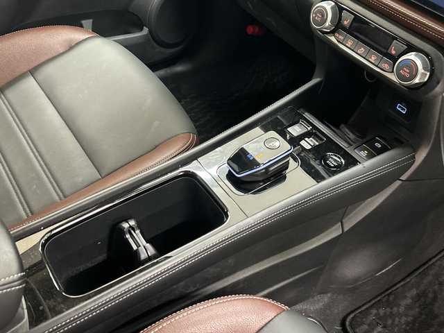 日産 キックス X ツートーンインテリアED 岐阜県 2023(令5)年 1.1万km ホワイト 純正ナビ/プッシュスタート/ETC/ステアリングヒーター/スマートキー/クルーズコントロール/バックモニター/BIuetooth/フルセグ/レザーシート/純正アルミホイール/シートヒーター/LEDヘッドライト/フォグ/ドアバイザー/コーナーセンサー前後/オートライト/衝突軽減システム/全方位モニター/オートブレーキホールド/ルーフレール/EVモード/ドライブモード/オートブレーキホールド