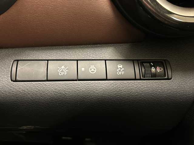 日産 キックス X ツートーンインテリアED 岐阜県 2023(令5)年 1.1万km ホワイト 純正ナビ/プッシュスタート/ETC/ステアリングヒーター/スマートキー/クルーズコントロール/バックモニター/BIuetooth/フルセグ/レザーシート/純正アルミホイール/シートヒーター/LEDヘッドライト/フォグ/ドアバイザー/コーナーセンサー前後/オートライト/衝突軽減システム/全方位モニター/オートブレーキホールド/ルーフレール/EVモード/ドライブモード/オートブレーキホールド