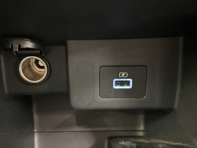 日産 キックス X ツートーンインテリアED 岐阜県 2023(令5)年 1.1万km ホワイト 純正ナビ/プッシュスタート/ETC/ステアリングヒーター/スマートキー/クルーズコントロール/バックモニター/BIuetooth/フルセグ/レザーシート/純正アルミホイール/シートヒーター/LEDヘッドライト/フォグ/ドアバイザー/コーナーセンサー前後/オートライト/衝突軽減システム/全方位モニター/オートブレーキホールド/ルーフレール/EVモード/ドライブモード/オートブレーキホールド