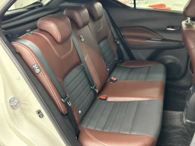 日産 キックス X ツートーンインテリアED 岐阜県 2023(令5)年 1.1万km ホワイト 純正ナビ/プッシュスタート/ETC/ステアリングヒーター/スマートキー/クルーズコントロール/バックモニター/BIuetooth/フルセグ/レザーシート/純正アルミホイール/シートヒーター/LEDヘッドライト/フォグ/ドアバイザー/コーナーセンサー前後/オートライト/衝突軽減システム/全方位モニター/オートブレーキホールド/ルーフレール/EVモード/ドライブモード/オートブレーキホールド