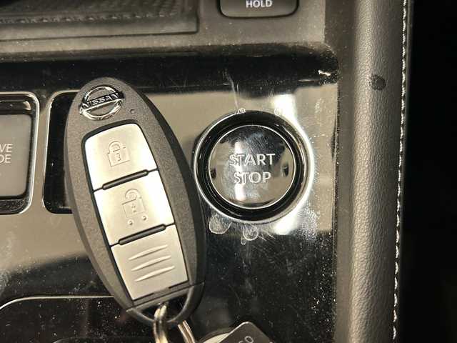 日産 キックス X ツートーンインテリアED 岐阜県 2023(令5)年 1.1万km ホワイト 純正ナビ/プッシュスタート/ETC/ステアリングヒーター/スマートキー/クルーズコントロール/バックモニター/BIuetooth/フルセグ/レザーシート/純正アルミホイール/シートヒーター/LEDヘッドライト/フォグ/ドアバイザー/コーナーセンサー前後/オートライト/衝突軽減システム/全方位モニター/オートブレーキホールド/ルーフレール/EVモード/ドライブモード/オートブレーキホールド