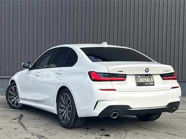 ＢＭＷ ３２０ｄ xDrive Mスポーツ EDジョイ+ 青森県 2021(令3)年 3.6万km アルピンホワイトⅢ コンフォートパッケージ/-オートマチックトランクリッドオペレーション/-ストレージパッケージ/(Type-C対応USBソケット/シートバック収納/トランクネット/荷物固定用フック)/-HiFiスピーカーシステム(205W、10スピーカー)/パーキングアシストプラス/(トップビュー+3Dビュー/サイドビューカメラ/パークディスタンスコントロール)/ディーゼル車/純正ナビ/４WD/ETC付インナーミラー/ドライブレコーダー/スペアキー/パワーシート（D/N)/レーダークルーズコントロール/横滑り防止/アイドリングストップ/コーナーセンサー前後/シートヒーター（D/N)/純正18インチAW/純正フロアマット/衝突軽減ブレーキ/Bluetooth/バックカメラ
