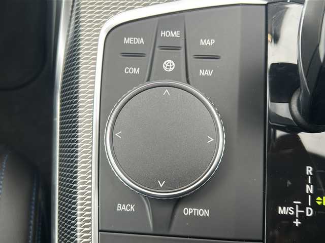 ＢＭＷ ３２０ｄ xDrive Mスポーツ EDジョイ+ 青森県 2021(令3)年 3.6万km アルピンホワイトⅢ コンフォートパッケージ/-オートマチックトランクリッドオペレーション/-ストレージパッケージ/(Type-C対応USBソケット/シートバック収納/トランクネット/荷物固定用フック)/-HiFiスピーカーシステム(205W、10スピーカー)/パーキングアシストプラス/(トップビュー+3Dビュー/サイドビューカメラ/パークディスタンスコントロール)/ディーゼル車/純正ナビ/４WD/ETC付インナーミラー/ドライブレコーダー/スペアキー/パワーシート（D/N)/レーダークルーズコントロール/横滑り防止/アイドリングストップ/コーナーセンサー前後/シートヒーター（D/N)/純正18インチAW/純正フロアマット/衝突軽減ブレーキ/Bluetooth/バックカメラ