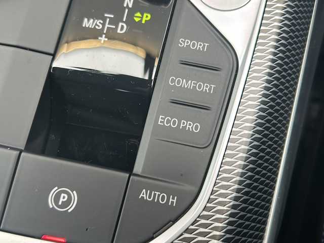 ＢＭＷ ３２０ｄ xDrive Mスポーツ EDジョイ+ 青森県 2021(令3)年 3.6万km アルピンホワイトⅢ コンフォートパッケージ/-オートマチックトランクリッドオペレーション/-ストレージパッケージ/(Type-C対応USBソケット/シートバック収納/トランクネット/荷物固定用フック)/-HiFiスピーカーシステム(205W、10スピーカー)/パーキングアシストプラス/(トップビュー+3Dビュー/サイドビューカメラ/パークディスタンスコントロール)/ディーゼル車/純正ナビ/４WD/ETC付インナーミラー/ドライブレコーダー/スペアキー/パワーシート（D/N)/レーダークルーズコントロール/横滑り防止/アイドリングストップ/コーナーセンサー前後/シートヒーター（D/N)/純正18インチAW/純正フロアマット/衝突軽減ブレーキ/Bluetooth/バックカメラ