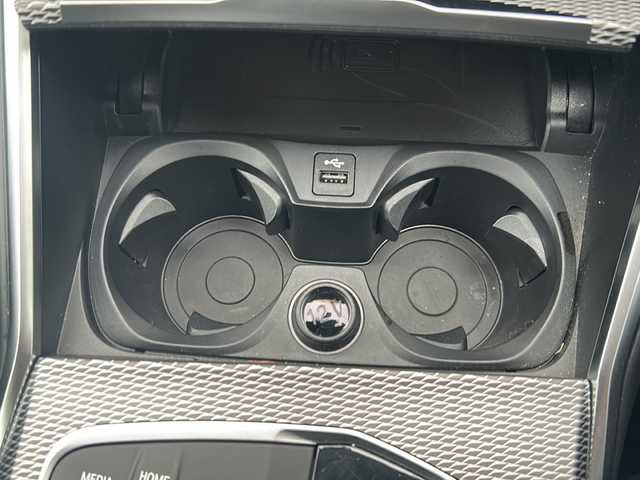 ＢＭＷ ３２０ｄ xDrive Mスポーツ EDジョイ+ 青森県 2021(令3)年 3.6万km アルピンホワイトⅢ コンフォートパッケージ/-オートマチックトランクリッドオペレーション/-ストレージパッケージ/(Type-C対応USBソケット/シートバック収納/トランクネット/荷物固定用フック)/-HiFiスピーカーシステム(205W、10スピーカー)/パーキングアシストプラス/(トップビュー+3Dビュー/サイドビューカメラ/パークディスタンスコントロール)/ディーゼル車/純正ナビ/４WD/ETC付インナーミラー/ドライブレコーダー/スペアキー/パワーシート（D/N)/レーダークルーズコントロール/横滑り防止/アイドリングストップ/コーナーセンサー前後/シートヒーター（D/N)/純正18インチAW/純正フロアマット/衝突軽減ブレーキ/Bluetooth/バックカメラ