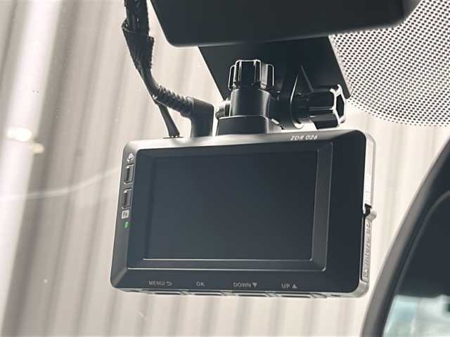 ＢＭＷ ３２０ｄ xDrive Mスポーツ EDジョイ+ 青森県 2021(令3)年 3.6万km アルピンホワイトⅢ コンフォートパッケージ/-オートマチックトランクリッドオペレーション/-ストレージパッケージ/(Type-C対応USBソケット/シートバック収納/トランクネット/荷物固定用フック)/-HiFiスピーカーシステム(205W、10スピーカー)/パーキングアシストプラス/(トップビュー+3Dビュー/サイドビューカメラ/パークディスタンスコントロール)/ディーゼル車/純正ナビ/４WD/ETC付インナーミラー/ドライブレコーダー/スペアキー/パワーシート（D/N)/レーダークルーズコントロール/横滑り防止/アイドリングストップ/コーナーセンサー前後/シートヒーター（D/N)/純正18インチAW/純正フロアマット/衝突軽減ブレーキ/Bluetooth/バックカメラ