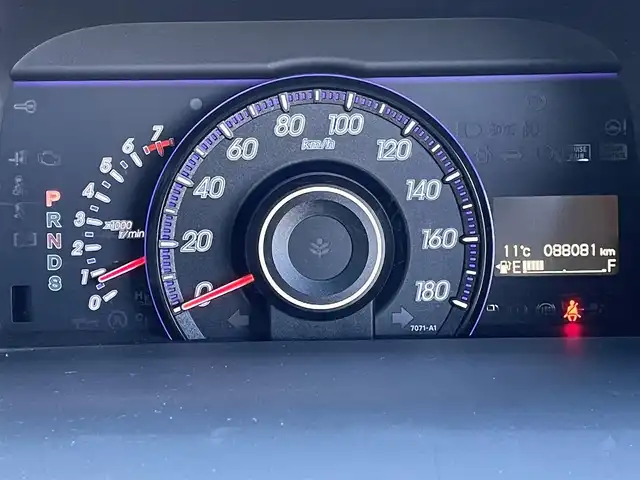 ホンダ ステップワゴン スパーダ Z クールスピリット 群馬県 2014(平26)年 8.8万km ホワイトオーキッドパール 純正9インチナビ/・AM/FM/フルセグTV/MSV/・CD/DVD/Bluetooth/バックカメラ/両側電動スライドドア/フリップダウンモニター/パドルシフト/クルーズコントロール/オートライト/横滑り防止/HIDヘッドライト/フォグランプ/ETC/ヒーターミラー/純正フロアマット/純正ドアバイザー/スマートキー