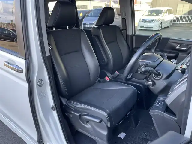 ホンダ ステップワゴン スパーダ Z クールスピリット 群馬県 2014(平26)年 8.8万km ホワイトオーキッドパール 純正9インチナビ/・AM/FM/フルセグTV/MSV/・CD/DVD/Bluetooth/バックカメラ/両側電動スライドドア/フリップダウンモニター/パドルシフト/クルーズコントロール/オートライト/横滑り防止/HIDヘッドライト/フォグランプ/ETC/ヒーターミラー/純正フロアマット/純正ドアバイザー/スマートキー