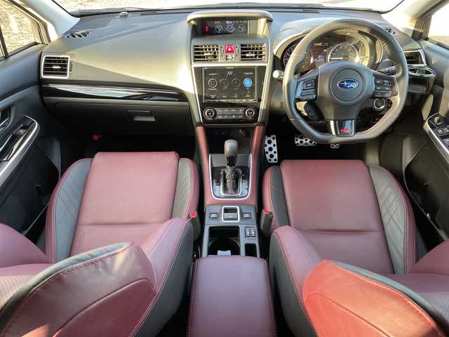 スバル レヴォーグ 1．6STIスポーツアイサイト 新潟県 2018(平30)年 1万km クリスタルホワイトP 4WD/社外8インチSDナビ/CD/DVD/BT/フルセグテレビ/SDミュージックサーバー/フロント/サイドカメラ/ETC/ドライブレコーダー/衝突被害軽減ブレーキ/レーンキープアシスト/レーダークルーズコントロール/革シート/パワーシート/シートヒーター/パドルシフト/ステアリングスイッチ/コーナーセンサー/スマートキー/プッシュスタート/LEDヘッドライト/オートライト/オートハイビーム/フォグランプ/純正18インチアルミホイール