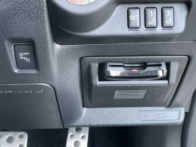 スバル レヴォーグ 1．6STIスポーツアイサイト 新潟県 2018(平30)年 1万km クリスタルホワイトP 4WD/社外8インチSDナビ/CD/DVD/BT/フルセグテレビ/SDミュージックサーバー/フロント/サイドカメラ/ETC/ドライブレコーダー/衝突被害軽減ブレーキ/レーンキープアシスト/レーダークルーズコントロール/革シート/パワーシート/シートヒーター/パドルシフト/ステアリングスイッチ/コーナーセンサー/スマートキー/プッシュスタート/LEDヘッドライト/オートライト/オートハイビーム/フォグランプ/純正18インチアルミホイール