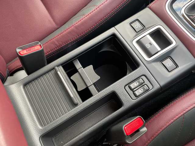 スバル レヴォーグ 1．6STIスポーツアイサイト 新潟県 2018(平30)年 1万km クリスタルホワイトP 4WD/社外8インチSDナビ/CD/DVD/BT/フルセグテレビ/SDミュージックサーバー/フロント/サイドカメラ/ETC/ドライブレコーダー/衝突被害軽減ブレーキ/レーンキープアシスト/レーダークルーズコントロール/革シート/パワーシート/シートヒーター/パドルシフト/ステアリングスイッチ/コーナーセンサー/スマートキー/プッシュスタート/LEDヘッドライト/オートライト/オートハイビーム/フォグランプ/純正18インチアルミホイール