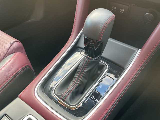 スバル レヴォーグ 1．6STIスポーツアイサイト 新潟県 2018(平30)年 1万km クリスタルホワイトP 4WD/社外8インチSDナビ/CD/DVD/BT/フルセグテレビ/SDミュージックサーバー/フロント/サイドカメラ/ETC/ドライブレコーダー/衝突被害軽減ブレーキ/レーンキープアシスト/レーダークルーズコントロール/革シート/パワーシート/シートヒーター/パドルシフト/ステアリングスイッチ/コーナーセンサー/スマートキー/プッシュスタート/LEDヘッドライト/オートライト/オートハイビーム/フォグランプ/純正18インチアルミホイール