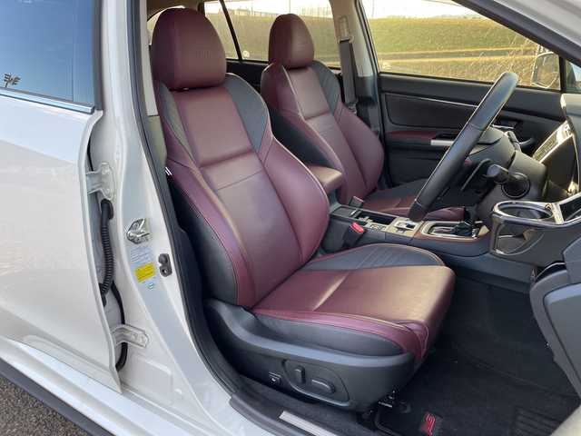 スバル レヴォーグ 1．6STIスポーツアイサイト 新潟県 2018(平30)年 1万km クリスタルホワイトP 4WD/社外8インチSDナビ/CD/DVD/BT/フルセグテレビ/SDミュージックサーバー/フロント/サイドカメラ/ETC/ドライブレコーダー/衝突被害軽減ブレーキ/レーンキープアシスト/レーダークルーズコントロール/革シート/パワーシート/シートヒーター/パドルシフト/ステアリングスイッチ/コーナーセンサー/スマートキー/プッシュスタート/LEDヘッドライト/オートライト/オートハイビーム/フォグランプ/純正18インチアルミホイール