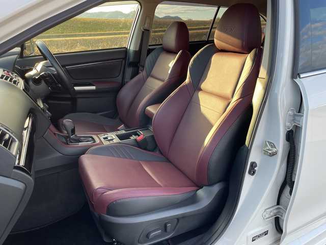 スバル レヴォーグ 1．6STIスポーツアイサイト 新潟県 2018(平30)年 1万km クリスタルホワイトP 4WD/社外8インチSDナビ/CD/DVD/BT/フルセグテレビ/SDミュージックサーバー/フロント/サイドカメラ/ETC/ドライブレコーダー/衝突被害軽減ブレーキ/レーンキープアシスト/レーダークルーズコントロール/革シート/パワーシート/シートヒーター/パドルシフト/ステアリングスイッチ/コーナーセンサー/スマートキー/プッシュスタート/LEDヘッドライト/オートライト/オートハイビーム/フォグランプ/純正18インチアルミホイール