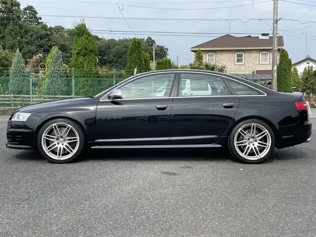 アウディ ＲＳ６ 千葉県 2010(平22)年 6.8万km 黒 スポーツサスペンションプラス/レーダークルーズコントロール/黒革シート/パワーシート＆シートヒーター/HIDヘッドライト/純正ナビ/フルセグTV/バックカメラ/BOSEサウンド
