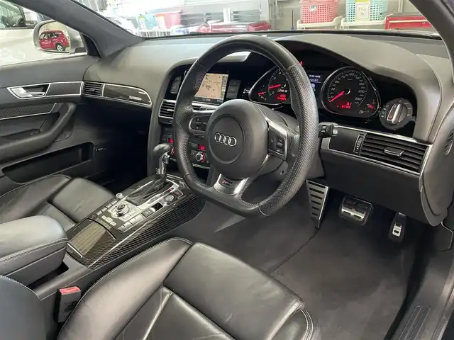 アウディ ＲＳ６ 千葉県 2010(平22)年 6.8万km 黒 スポーツサスペンションプラス/レーダークルーズコントロール/黒革シート/パワーシート＆シートヒーター/HIDヘッドライト/純正ナビ/フルセグTV/バックカメラ/BOSEサウンド