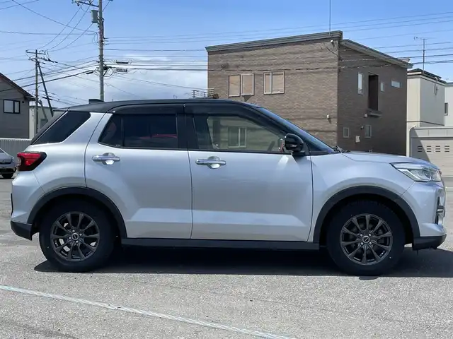 トヨタ ライズ Z 道央・札幌 2020(令2)年 5.1万km ブラックマイカメタリック/ブライトシルバーメタリック ４WD/寒冷地仕様/純正ディーラーOPナビ/CD/DVD/BT/フルセグ/衝突被害軽減ブレーキ/横滑り防止装置/レーダークルーズコントロール/レーンキープアシスト/コーナーセンサー/バックカメラ/ビルトインETC/アイドリングストップ/ワイパーデアイサー/PWRMODE/前席シートヒーター/革巻きステアリング/ステアリングリモコン/MTモード付AT/プッシュスタート/スマートキー/LEDヘッドライト/オートライト/オートハイビーム/フォグランプ/電動格納ミラー/ウィンカーミラー/純正フロアマット/ドアバイザー/スペアキー/純正AW付夏タイヤ積込/195/60/R17/2020年/山4mm
