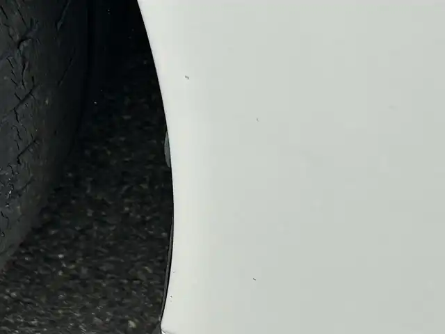 トヨタ プリウス Sツーリングセレクション 岡山県 2019(平31)年 9.2万km ホワイトパールクリスタルシャイン 純正ナビ　/バックカメラ　/ＥＴＣ　/レーンアシスト　/プッシュスタート　/純正フロアマット/シートヒーター　/横滑り防止　/衝突軽減　/フルフラット　/コーナーセンサー　/Ｂｌｕｅｔｏｏｔｈ　/１７インチ純正ＡＷ