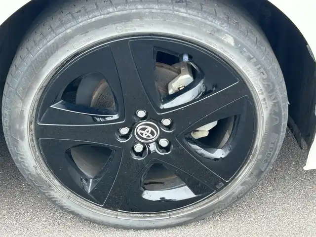 トヨタ プリウス Sツーリングセレクション 岡山県 2019(平31)年 9.2万km ホワイトパールクリスタルシャイン 純正ナビ　/バックカメラ　/ＥＴＣ　/レーンアシスト　/プッシュスタート　/純正フロアマット/シートヒーター　/横滑り防止　/衝突軽減　/フルフラット　/コーナーセンサー　/Ｂｌｕｅｔｏｏｔｈ　/１７インチ純正ＡＷ