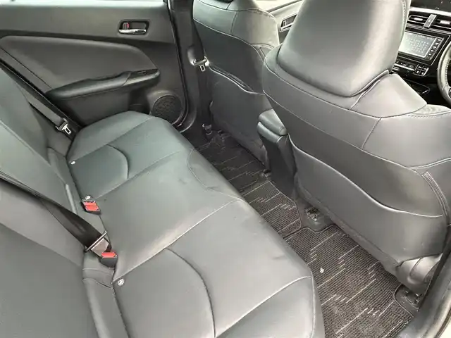 トヨタ プリウス Sツーリングセレクション 岡山県 2019(平31)年 9.2万km ホワイトパールクリスタルシャイン 純正ナビ　/バックカメラ　/ＥＴＣ　/レーンアシスト　/プッシュスタート　/純正フロアマット/シートヒーター　/横滑り防止　/衝突軽減　/フルフラット　/コーナーセンサー　/Ｂｌｕｅｔｏｏｔｈ　/１７インチ純正ＡＷ