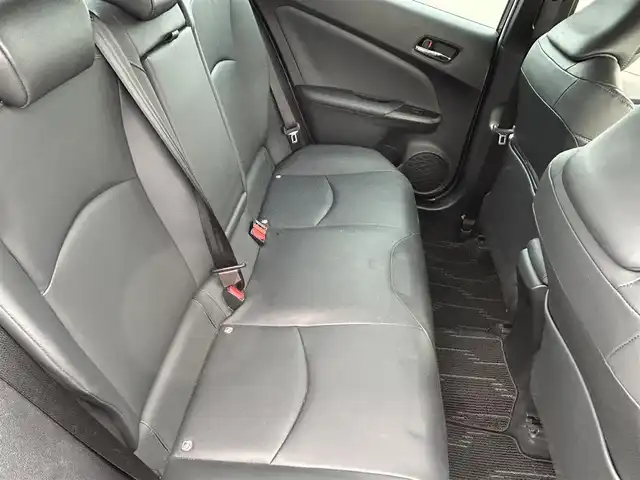 トヨタ プリウス Sツーリングセレクション 岡山県 2019(平31)年 9.2万km ホワイトパールクリスタルシャイン 純正ナビ　/バックカメラ　/ＥＴＣ　/レーンアシスト　/プッシュスタート　/純正フロアマット/シートヒーター　/横滑り防止　/衝突軽減　/フルフラット　/コーナーセンサー　/Ｂｌｕｅｔｏｏｔｈ　/１７インチ純正ＡＷ