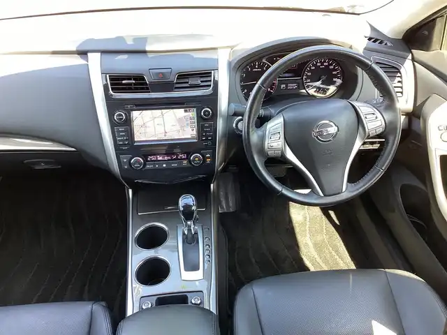 日産 ティアナ XV ナビAVMパッケージ 神奈川県 2016(平28)年 4万km ブリリアントホワイトパール ワンオーナー/純正ナビ、TV/ドライブレコーダー/HIDヘッドランプ/クルーズコントロール/パワーシート/エアコンディショニングシート/革シート