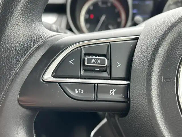 スズキ スイフト HYBRID MG 静岡県 2020(令2)年 2.4万km ピュアホワイトP ワンオーナー /社外SDナビ/（AM/FM/CD/DVD/BT)/全方位カメラ/バックカメラ/レーダークルーズコントロール/スマートキー/プッシュスタート/ETC/前後型ドライブレコーダー/衝突被害軽減システム/レーンキープアシスト/横滑り防止装置/コーナーセンサー/LEDヘッドライト/運転席シートヒーター/スペアキー×１/ドアバイザー/純正フロアマット/取り扱い説明書/新車時保証書
