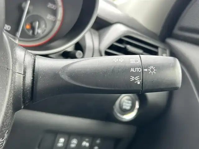 スズキ スイフト HYBRID MG 静岡県 2020(令2)年 2.4万km ピュアホワイトP ワンオーナー /社外SDナビ/（AM/FM/CD/DVD/BT)/全方位カメラ/バックカメラ/レーダークルーズコントロール/スマートキー/プッシュスタート/ETC/前後型ドライブレコーダー/衝突被害軽減システム/レーンキープアシスト/横滑り防止装置/コーナーセンサー/LEDヘッドライト/運転席シートヒーター/スペアキー×１/ドアバイザー/純正フロアマット/取り扱い説明書/新車時保証書