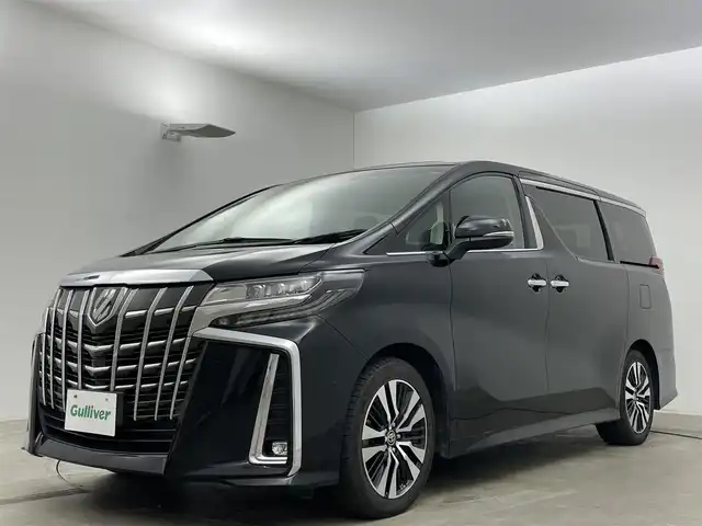 トヨタ アルファード S Cパッケージ 岡山県 2020(令2)年 6.9万km ブラック サンルーフ/JBLプレミアムサウンド/13.3フリップダウンモニター/10.5インチナビ付ディスプレイオーディオ/・FM/AM/Bluetooth/フルセグ/CD/DVD/HDMI/パノラマミックビューモニター/デジタルインナーミラー/合皮シート/・パワーシート/・ベンチレーション/・電動オットマン/ステアリングヒーター/パワーバックドア/トヨタセーフティーセンス/・プリクラッシュセーフティ/・レーンディパーチャーアラート/・オートマチックハイビーム/・レーダークルーズコントロール/・コーナーセンサー/・BSM/・踏み間違い防止/2.0ETC/ドライブレコーダー/両側パワースライドドア/三眼LEDヘッドライト/純正18インチアルミホイール/純正フロアマット