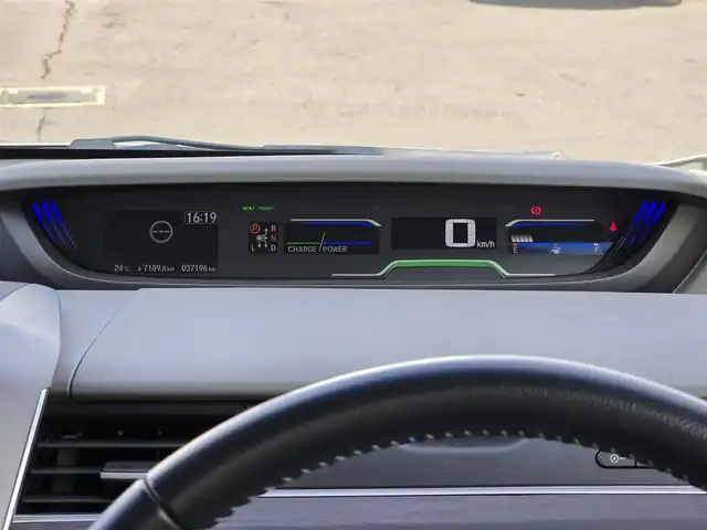 ホンダ フリード ハイブリット EX 鹿児島県 2019(令1)年 3.8万km ホワイトオーキッドパール アダプティブクルーズコントロール　/両側パワースライドドア　/ビルトインＥＴＣ　/イノー製ルーフキャリア／ルーフレール　/前後ドライブレコーダー　/ホンダセンシング　/本革巻きステアリング　/Ｄ＋Ｎ席シートヒーター/純正SDナビ(VXM-194VFi)/プッシュスタート/スマートキー/Bluetoothオーディオ/レーンキープアシスト/横滑り防止装置/LEDヘッドライト/カーテンエアバック/エアバッグ(W+サイド)