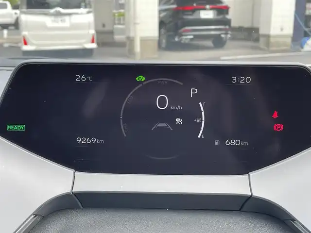 トヨタ プリウス Z 岡山県 2023(令5)年 1万km プラチナホワイトパールマイカ 登録時走行距離9269キロ/純正メモリナビ/AM/FM/Bluetooth/Miracast/トヨタセーフティセンス/・プリクラッシュセーフティ/・レーンディパーチャーアラート/・レーダークルーズコントロール/・クリアランスソナー/ブラインドスポットモニター/パーキングアシスト/アラウンドビューモニター/電動リアゲート/エアシート（D＋N）/シートヒーター（D＋N）/D席パワーシート/デジタルインナーミラー/置くだけ充電/ステアリングヒーター/純正19インチAW/LEDヘッドライト/スマートキー/プッシュスタート/ETC2.0 /禁煙車