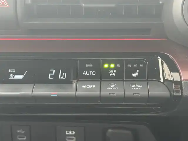 トヨタ プリウス Z 岡山県 2023(令5)年 1万km プラチナホワイトパールマイカ 登録時走行距離9269キロ/純正メモリナビ/AM/FM/Bluetooth/Miracast/トヨタセーフティセンス/・プリクラッシュセーフティ/・レーンディパーチャーアラート/・レーダークルーズコントロール/・クリアランスソナー/ブラインドスポットモニター/パーキングアシスト/アラウンドビューモニター/電動リアゲート/エアシート（D＋N）/シートヒーター（D＋N）/D席パワーシート/デジタルインナーミラー/置くだけ充電/ステアリングヒーター/純正19インチAW/LEDヘッドライト/スマートキー/プッシュスタート/ETC2.0 /禁煙車