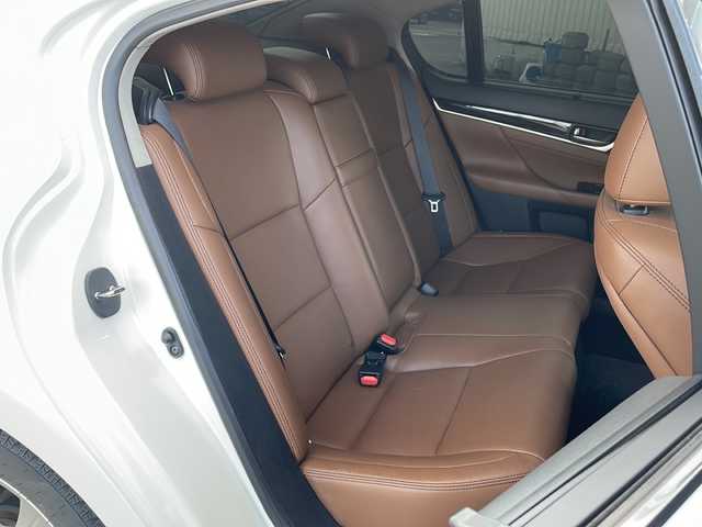 レクサス ＧＳ 350 Iパッケージ 道北・旭川 2014(平26)年 13.5万km ホワイトパールクリスタルシャイン ・４ＷＤ/・寒冷地仕様/メーカーOP/・サンルーフ/・コーナーセンサー/・パワートランク/通常OP/・純正ナビ/BT/ＣＤ/ＤＶＤ/フルセグ/・バックモニター/・エアロ/・茶革シート/・前席エアシート/シートヒーター/パワーシート/・電動リアサンシェード/・Ｄ席メモリーシート/・ブラインドスポットモニター/・ヘッドアップディスプレイ/・パドルシフト/・クルーズコントロール/・ウッドコンビステアリング/・ステアリングリモコン/・オートライト、オートワイパー/・社外前後ドライブレコーダー/・ビルトインETC/・新車時保証書、取説