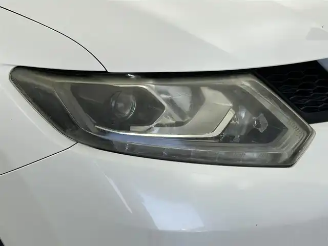日産 エクストレイル ハイブリッド 20X エマージェンシーブレーキ 群馬県 2015(平27)年 6.3万km ブリリアントホワイトパール 純正ナビ　純正フリップダウンモニター　衝突軽減　シートヒーター　ダウンヒルアシストコントロール　横滑り防止　ビルトインETC　純正アルミホイール　スマートキー　プッシュスタート　禁煙車