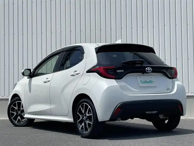 トヨタ ヤリス ハイブリッド Z 群馬県 2020(令2)年 2.8万km ホワイトパールクリスタルシャイン ディーラー純正ナビ/（CD/DVD/Bluetooth/USB）/バックカメラ/アラウンドビューモニター/トヨタセーフティセンス/・プリクラッシュセーフティ/・レーントレーシングアシスト/・レーダークルーズコントロール /・オートマチックハイビーム/・パーキングサポートブレーキ/ビルトインETC/前席シートヒーター/前後ドライブレコーダー/パーキングアシスト/ステアリングスイッチ/純正フロアマット/純正16インチAW/クリアランスソナー/LED