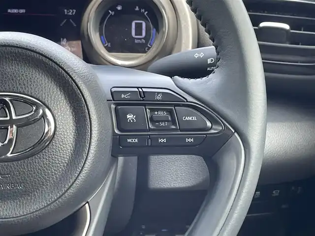 トヨタ ヤリス ハイブリッド Z 群馬県 2020(令2)年 2.8万km ホワイトパールクリスタルシャイン ディーラー純正ナビ/（CD/DVD/Bluetooth/USB）/バックカメラ/アラウンドビューモニター/トヨタセーフティセンス/・プリクラッシュセーフティ/・レーントレーシングアシスト/・レーダークルーズコントロール /・オートマチックハイビーム/・パーキングサポートブレーキ/ビルトインETC/前席シートヒーター/前後ドライブレコーダー/パーキングアシスト/ステアリングスイッチ/純正フロアマット/純正16インチAW/クリアランスソナー/LED