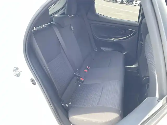 トヨタ ヤリス ハイブリッド Z 群馬県 2020(令2)年 2.8万km ホワイトパールクリスタルシャイン ディーラー純正ナビ/（CD/DVD/Bluetooth/USB）/バックカメラ/アラウンドビューモニター/トヨタセーフティセンス/・プリクラッシュセーフティ/・レーントレーシングアシスト/・レーダークルーズコントロール /・オートマチックハイビーム/・パーキングサポートブレーキ/ビルトインETC/前席シートヒーター/前後ドライブレコーダー/パーキングアシスト/ステアリングスイッチ/純正フロアマット/純正16インチAW/クリアランスソナー/LED