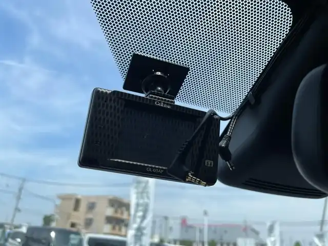 トヨタ ヤリス ハイブリッド Z 群馬県 2020(令2)年 2.8万km ホワイトパールクリスタルシャイン ディーラー純正ナビ/（CD/DVD/Bluetooth/USB）/バックカメラ/アラウンドビューモニター/トヨタセーフティセンス/・プリクラッシュセーフティ/・レーントレーシングアシスト/・レーダークルーズコントロール /・オートマチックハイビーム/・パーキングサポートブレーキ/ビルトインETC/前席シートヒーター/前後ドライブレコーダー/パーキングアシスト/ステアリングスイッチ/純正フロアマット/純正16インチAW/クリアランスソナー/LED