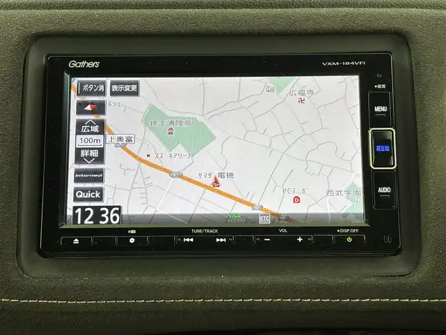 ホンダ ヴェゼル ハイブリッド RS ホンダセンシング 埼玉県 2018(平30)年 5.7万km ホワイトオーキッドパール 純正8インチナビ　VXM-184VFi/(Bluetooth/USB/AUX/ipod/CD/DVD/AM/FM)/地デジフルセグ/バックカメラ/ETC/Honda SENSING/・アダプティブ・クルーズ・コントロール/・衝突軽減ブレーキ/・歩行者事故低減ステアリング/・車線維持支援システム/・路外逸脱抑制機能/・誤発進抑制機能/・先行車発進お知らせ機能/・標識認識機能/パドルシフト/アルミペダル/前席シートヒーター/電子パーキングシステム/ブレーキホールド/プッシュスタート/ステアリングリモコン/フロントフォグランプ/ウィンカーミラー/純正フロアマット/純正ドアバイザー/純正18インチアルミホイール