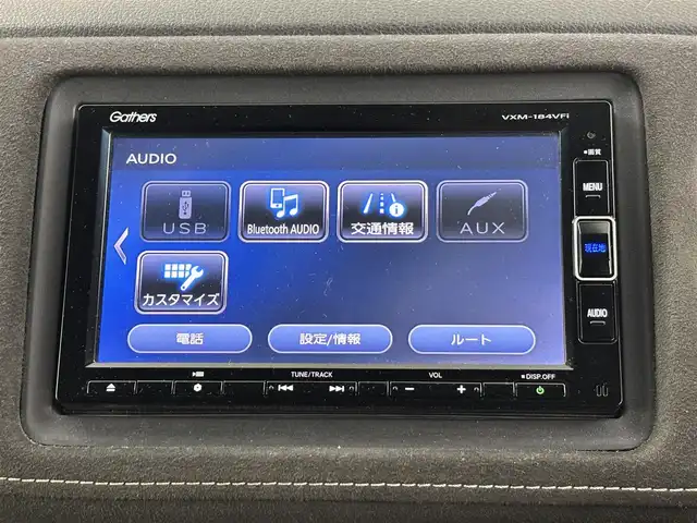 ホンダ ヴェゼル ハイブリッド RS ホンダセンシング 埼玉県 2018(平30)年 5.7万km ホワイトオーキッドパール 純正8インチナビ　VXM-184VFi/(Bluetooth/USB/AUX/ipod/CD/DVD/AM/FM)/地デジフルセグ/バックカメラ/ETC/Honda SENSING/・アダプティブ・クルーズ・コントロール/・衝突軽減ブレーキ/・歩行者事故低減ステアリング/・車線維持支援システム/・路外逸脱抑制機能/・誤発進抑制機能/・先行車発進お知らせ機能/・標識認識機能/パドルシフト/アルミペダル/前席シートヒーター/電子パーキングシステム/ブレーキホールド/プッシュスタート/ステアリングリモコン/フロントフォグランプ/ウィンカーミラー/純正フロアマット/純正ドアバイザー/純正18インチアルミホイール