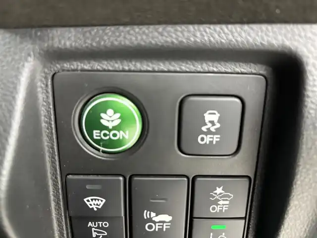 ホンダ ヴェゼル ハイブリッド RS ホンダセンシング 埼玉県 2018(平30)年 5.7万km ホワイトオーキッドパール 純正8インチナビ　VXM-184VFi/(Bluetooth/USB/AUX/ipod/CD/DVD/AM/FM)/地デジフルセグ/バックカメラ/ETC/Honda SENSING/・アダプティブ・クルーズ・コントロール/・衝突軽減ブレーキ/・歩行者事故低減ステアリング/・車線維持支援システム/・路外逸脱抑制機能/・誤発進抑制機能/・先行車発進お知らせ機能/・標識認識機能/パドルシフト/アルミペダル/前席シートヒーター/電子パーキングシステム/ブレーキホールド/プッシュスタート/ステアリングリモコン/フロントフォグランプ/ウィンカーミラー/純正フロアマット/純正ドアバイザー/純正18インチアルミホイール