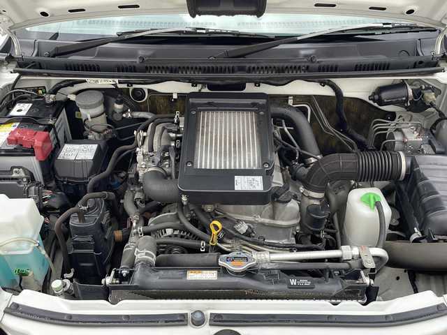 スズキ ジムニー ランドベンチャー 岩手県 2017(平29)年 5.9万km パールホワイト 純正ナビ　フルセグ　Ｂｌｕｅｔｏｏｔｈ　ＥＴＣ　ＤＶＤ再生　ハーフレザーシート　シートヒーター　ステアリングスイッチ　純正１６ＡＷ　ヒーター付電格ドアミラー　キーレス　フォグランプ　ドアバイザー