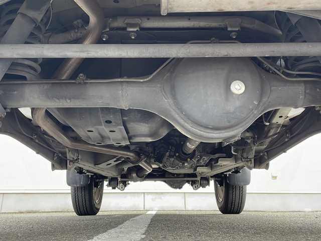 スズキ ジムニー ランドベンチャー 岩手県 2017(平29)年 5.9万km パールホワイト 純正ナビ　フルセグ　Ｂｌｕｅｔｏｏｔｈ　ＥＴＣ　ＤＶＤ再生　ハーフレザーシート　シートヒーター　ステアリングスイッチ　純正１６ＡＷ　ヒーター付電格ドアミラー　キーレス　フォグランプ　ドアバイザー