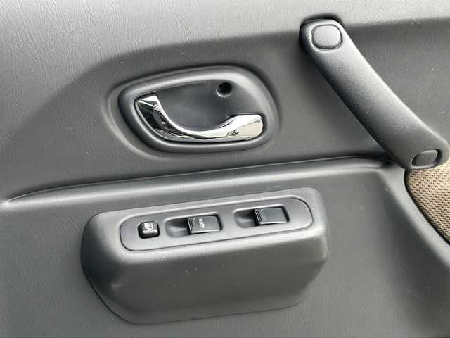 スズキ ジムニー ランドベンチャー 岩手県 2017(平29)年 5.9万km パールホワイト 純正ナビ　フルセグ　Ｂｌｕｅｔｏｏｔｈ　ＥＴＣ　ＤＶＤ再生　ハーフレザーシート　シートヒーター　ステアリングスイッチ　純正１６ＡＷ　ヒーター付電格ドアミラー　キーレス　フォグランプ　ドアバイザー