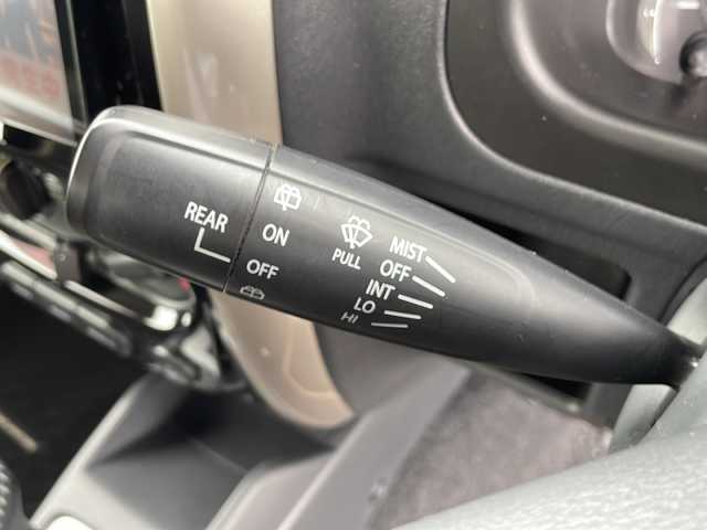 スズキ ジムニー ランドベンチャー 岩手県 2017(平29)年 5.9万km パールホワイト 純正ナビ　フルセグ　Ｂｌｕｅｔｏｏｔｈ　ＥＴＣ　ＤＶＤ再生　ハーフレザーシート　シートヒーター　ステアリングスイッチ　純正１６ＡＷ　ヒーター付電格ドアミラー　キーレス　フォグランプ　ドアバイザー