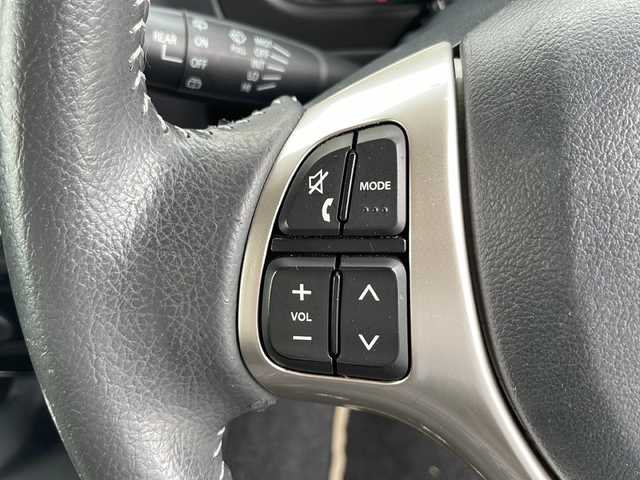 スズキ ジムニー ランドベンチャー 岩手県 2017(平29)年 5.9万km パールホワイト 純正ナビ　フルセグ　Ｂｌｕｅｔｏｏｔｈ　ＥＴＣ　ＤＶＤ再生　ハーフレザーシート　シートヒーター　ステアリングスイッチ　純正１６ＡＷ　ヒーター付電格ドアミラー　キーレス　フォグランプ　ドアバイザー